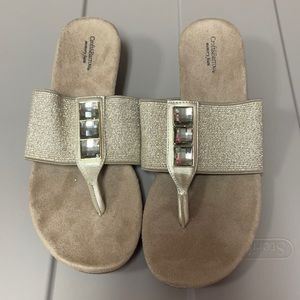 - Brand new woman’s sandals size 8. Croft&Barrow